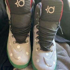 NIKE KD VI KD 6 NSW LIFESTYLE QS "BIRTHDAY" LIGHT GREY-ANTH SZ 10.5 [621177-001]